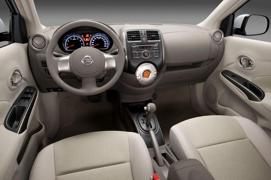  Nissan Sunny 2011 года  (фото 3 из 7)